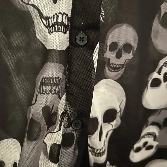 💀Black and White Skull Print Sheer Top - Picture 5 of 7